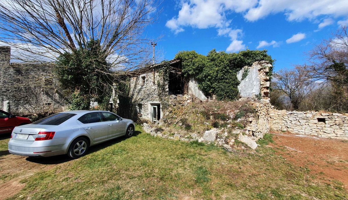 Casa antica con permesso di costruzione, Kršan