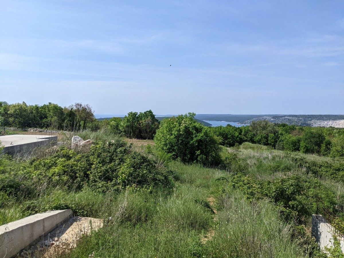 Labin, terreno con licenza edilizia, vista mare