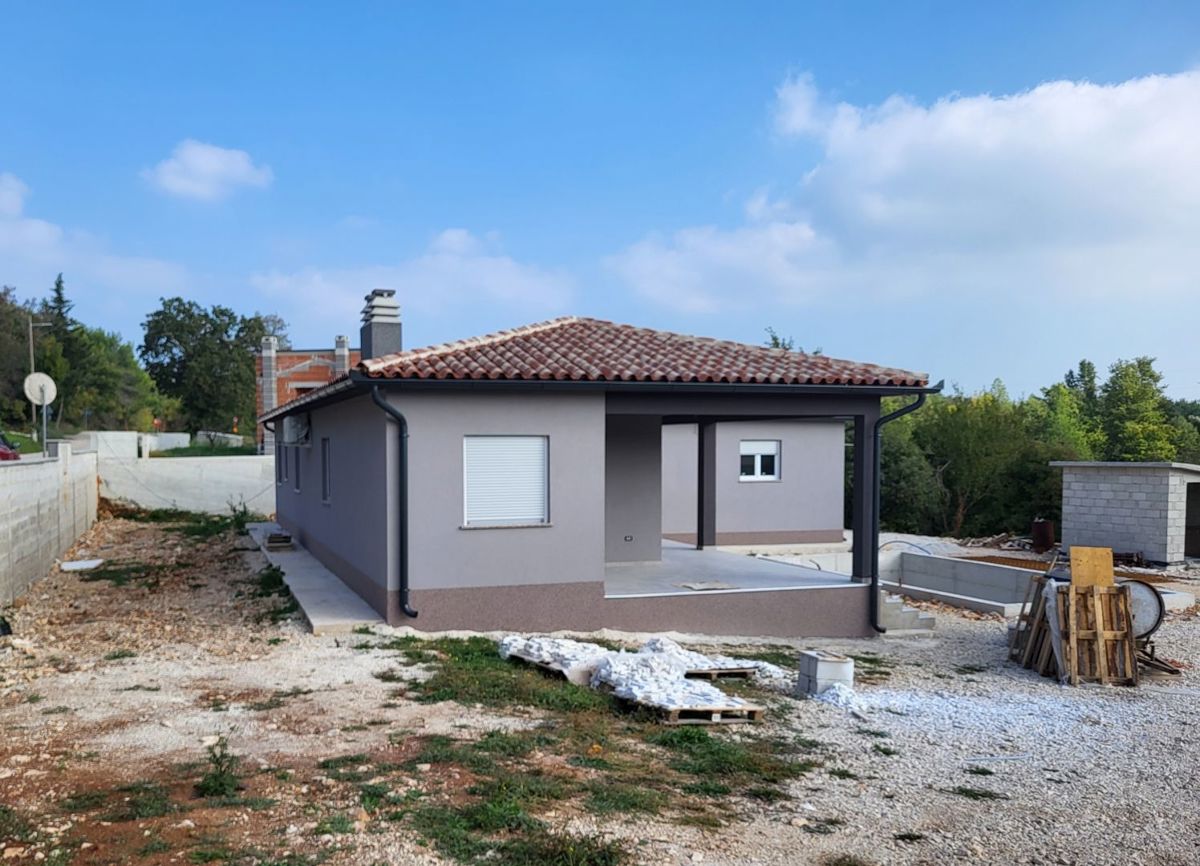 Moderna casa a un piano con piscina, Marčana, Istria