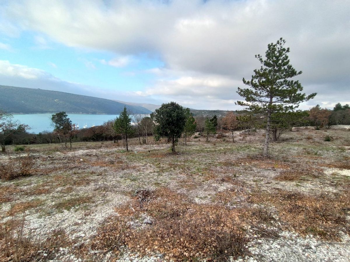 Terreno edificabile con vista sul mare, vicino a Labin