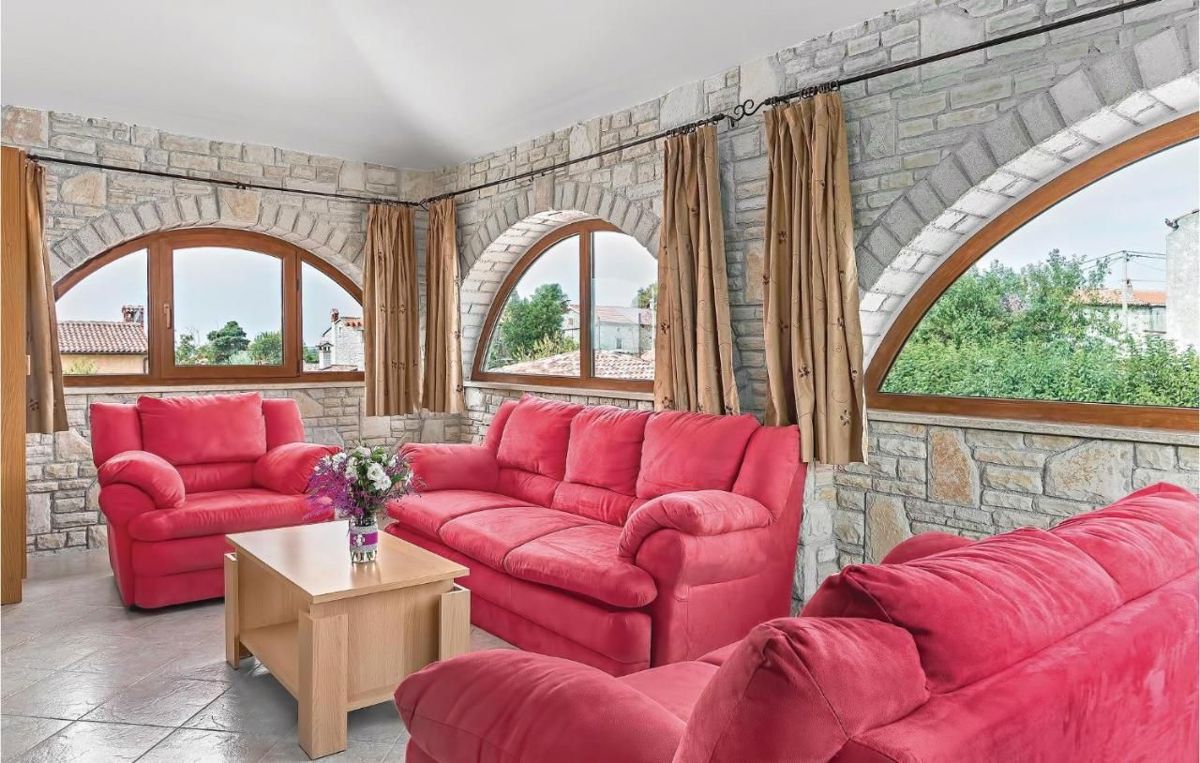Casa familiare con piscina