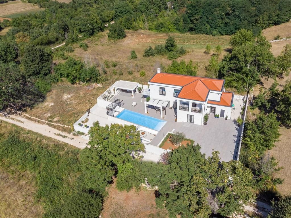 Eco villa con piscina e vista mare, vicino a Kanfanar