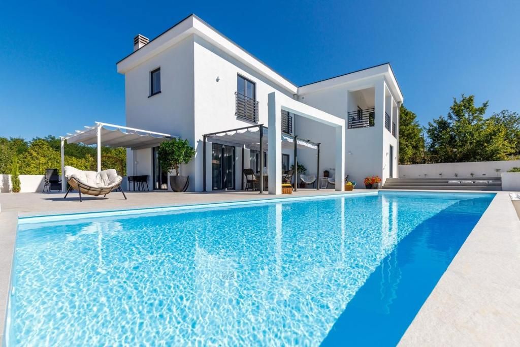 Eco villa con piscina e vista mare, vicino a Kanfanar