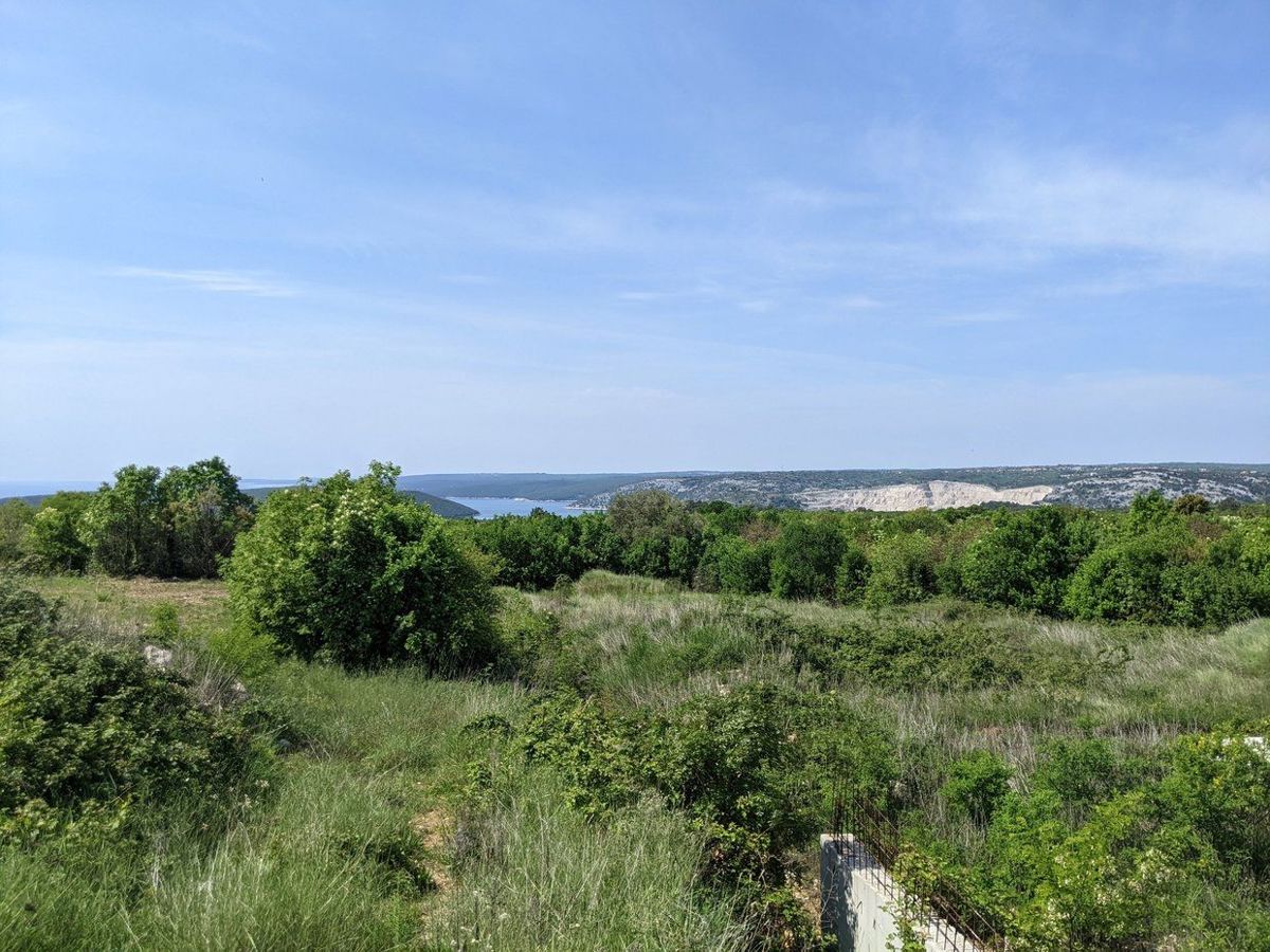 Labin, terreno con licenza edilizia, vista mare