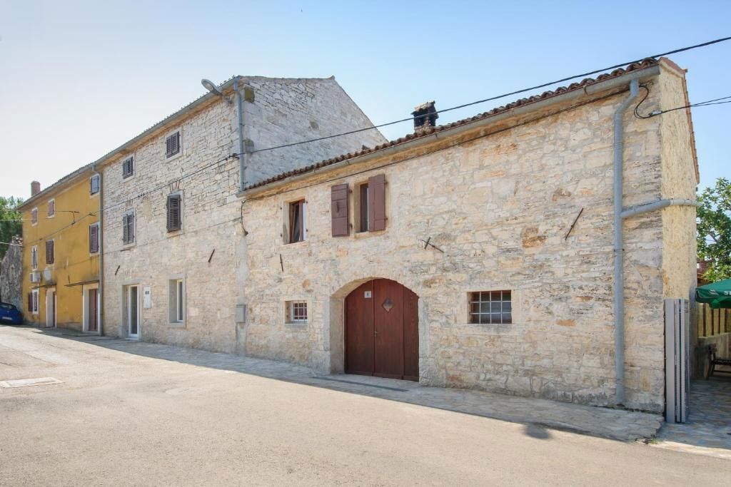 Moderna casa in pietra d'Istria, Parenzo