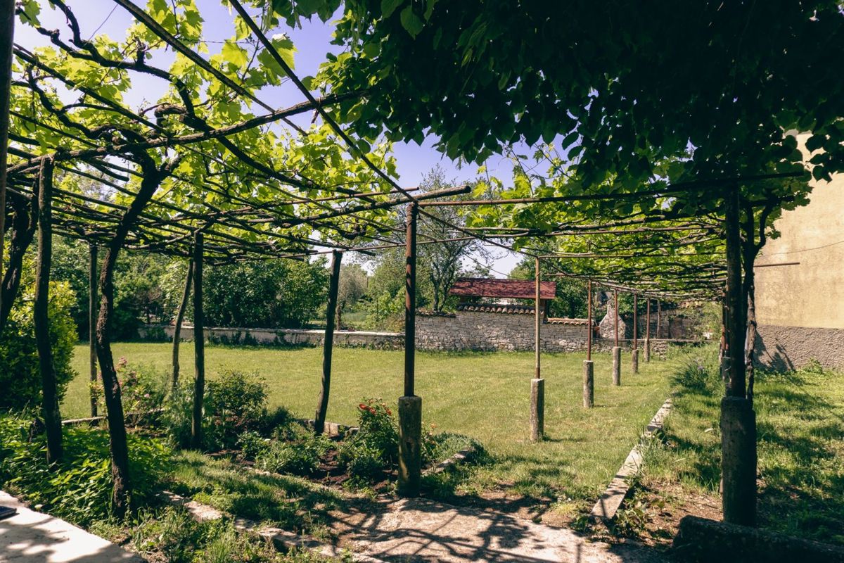 Bella casa istriana in un ambiente tranquillo