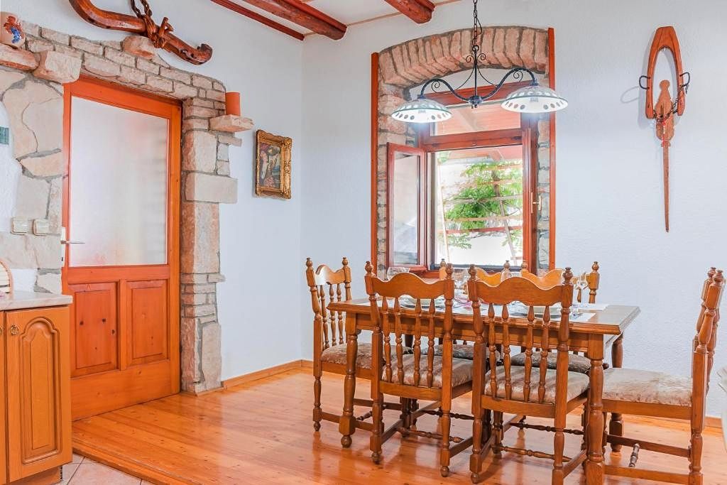 Casa vacanze in pietra ristrutturata, Šišan