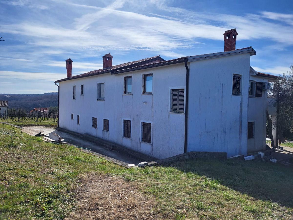 Casa con 5 appartamenti e bella vista, Visinada