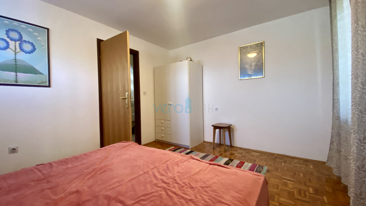 Njivice, isola di Krk, casa indipendente con giardino e vista mare, vendita