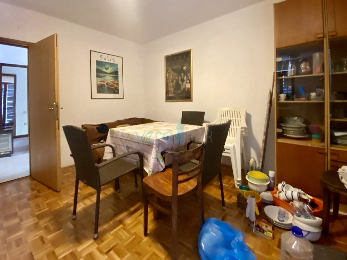 Njivice, isola di Krk, casa indipendente con giardino e vista mare, vendita