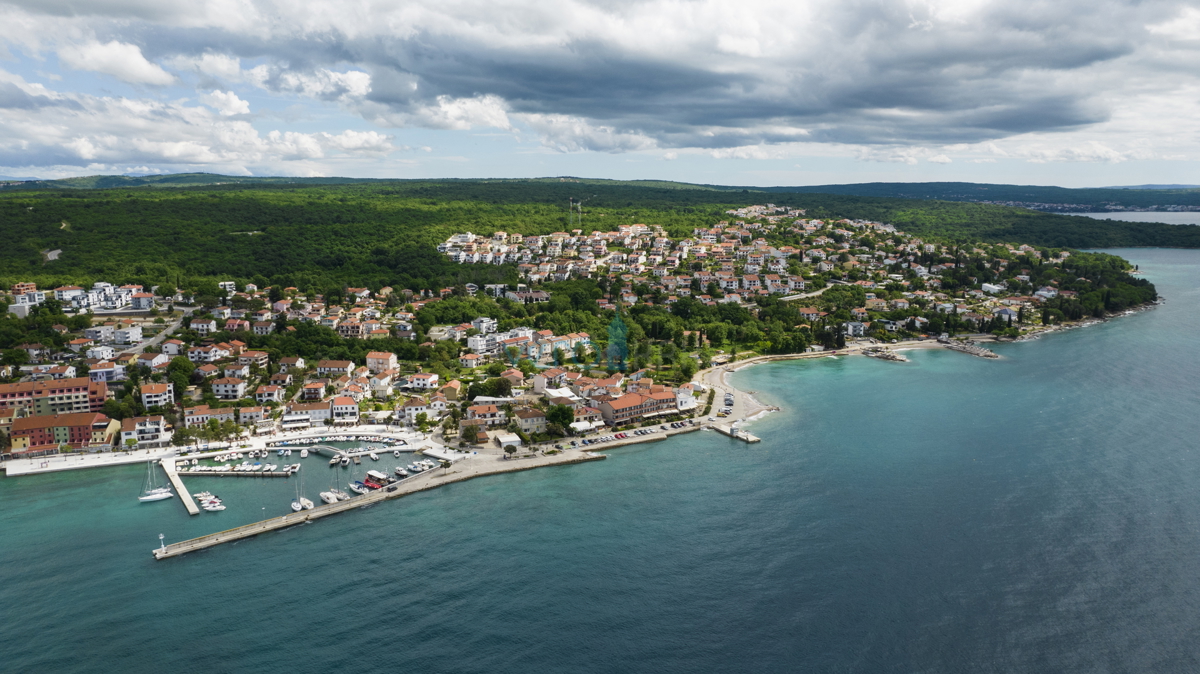 Njivice, isola di Krk, casa indipendente con giardino e vista mare, vendita