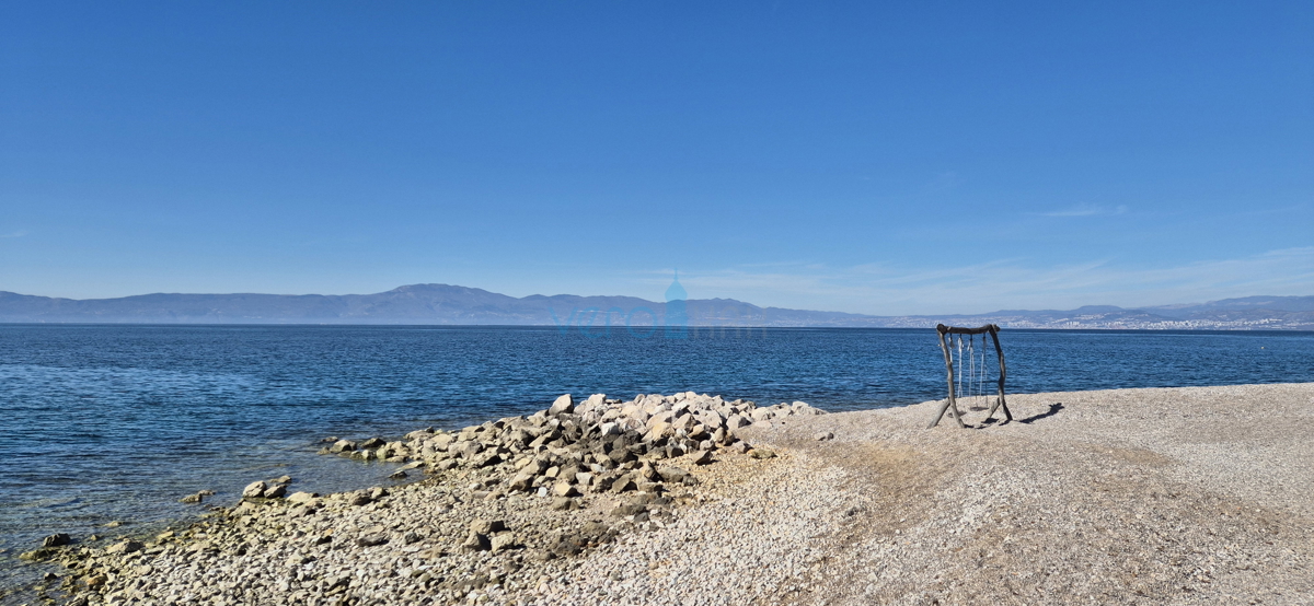 Njivice, isola di Krk, Casa indipendente con giardino e vista mare, vendita