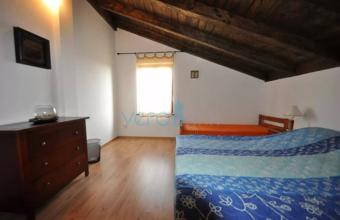 Isola di Krk, Vrbnik, dintorni, Casa indipendente su ampio terreno immersa nel verde e nella tranquillità, in vendita