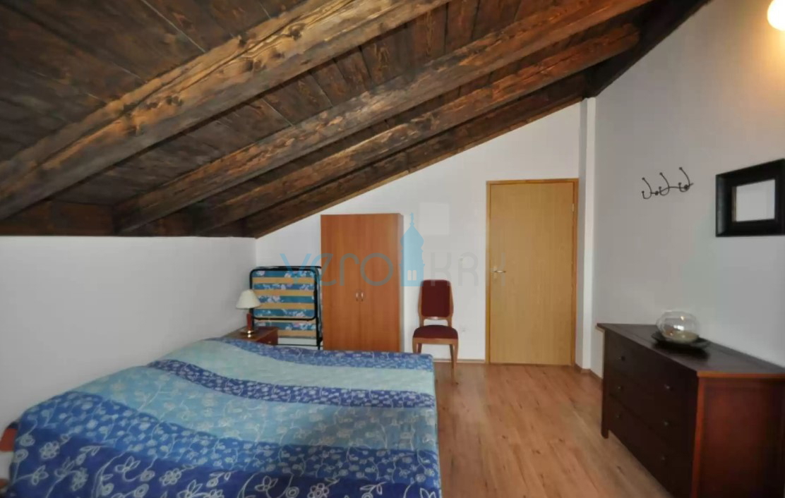 Isola di Krk, Vrbnik, dintorni, Casa indipendente su ampio terreno immersa nel verde e nella tranquillità, in vendita