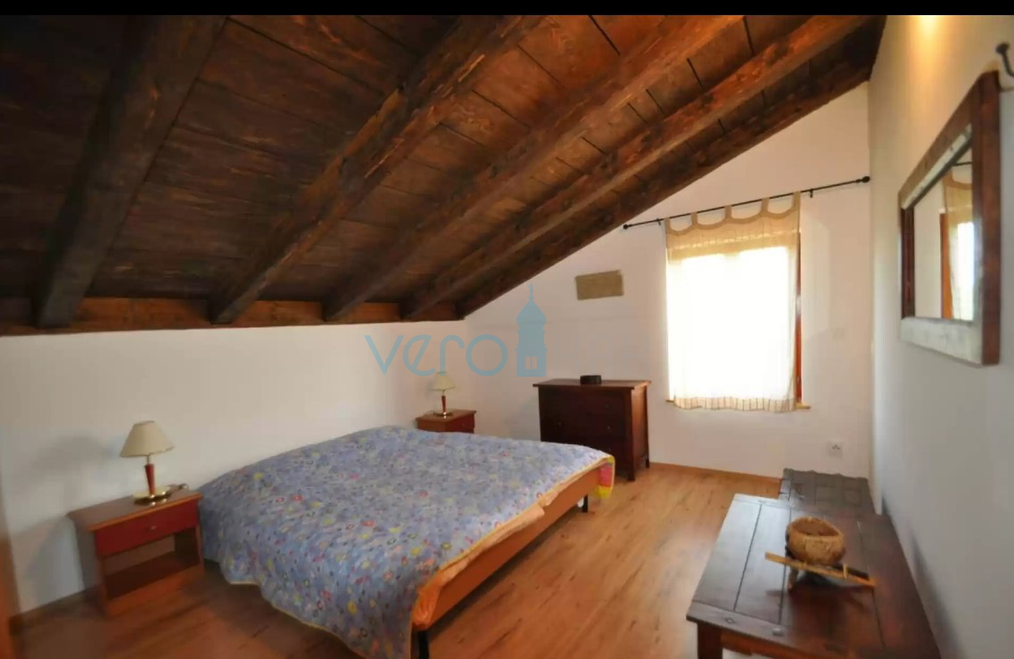 Isola di Krk, Vrbnik, dintorni, Casa indipendente su ampio terreno immersa nel verde e nella tranquillità, in vendita