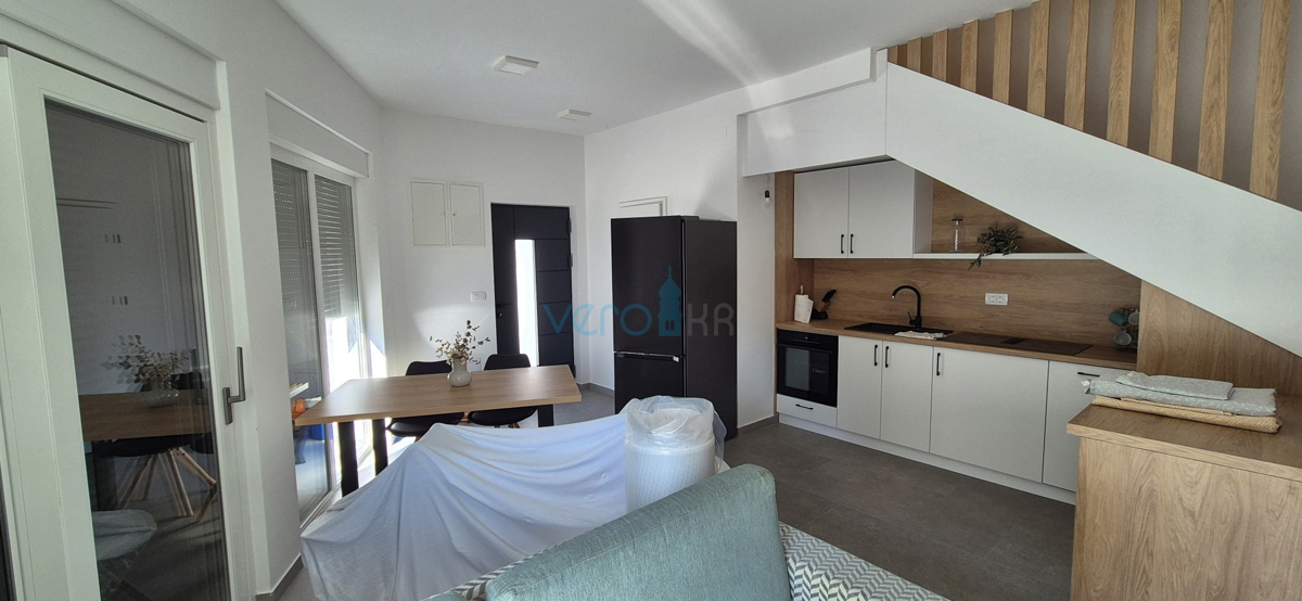 Malinska, centro, nuova costruzione, casa bifamiliare, giardino, vendita