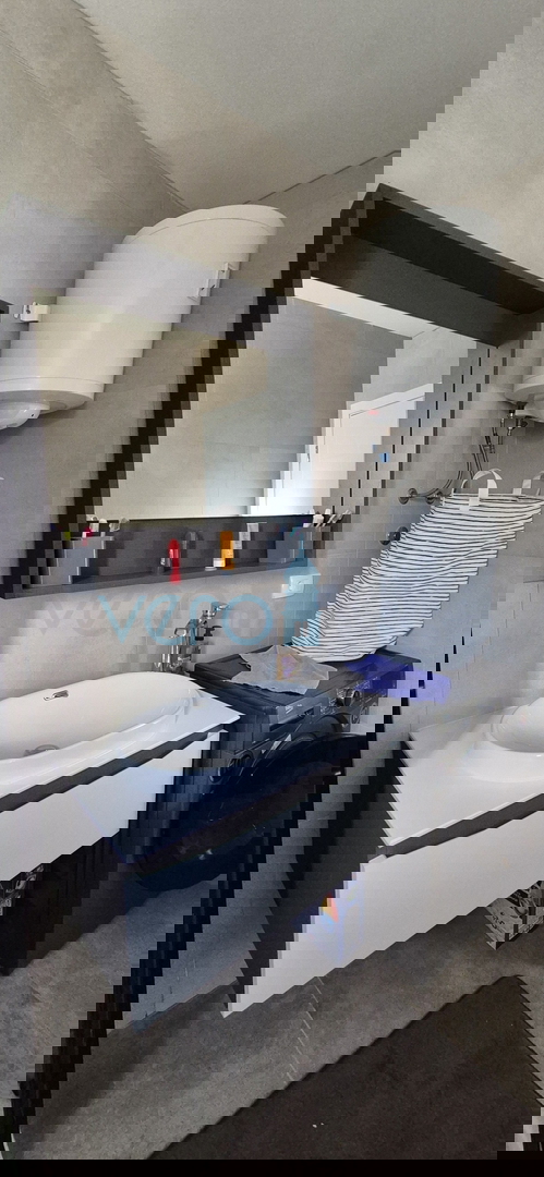 Isola di Krk, Malinska, dintorni, appartamento bilocale al piano terra, vasca idromassaggio, giardino, in vendita