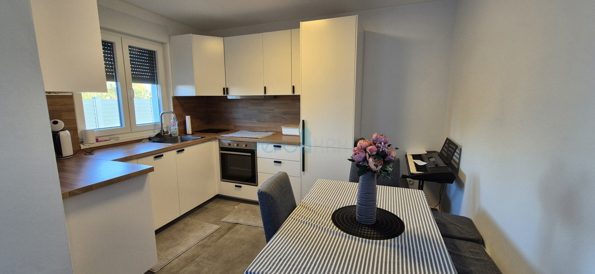 Isola di Krk, Malinska, dintorni, appartamento bilocale al piano terra, vasca idromassaggio, giardino, in vendita