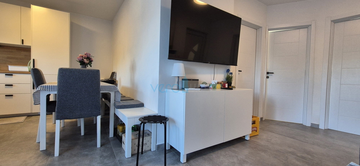 Isola di Krk, Malinska, dintorni, appartamento bilocale al piano terra, vasca idromassaggio, giardino, in vendita