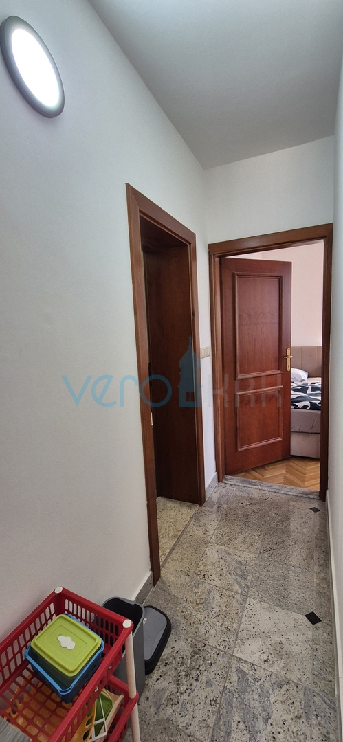 Grad Krk, isola di Krk, appartamento bilocale al 1° piano, vista mare, vendita