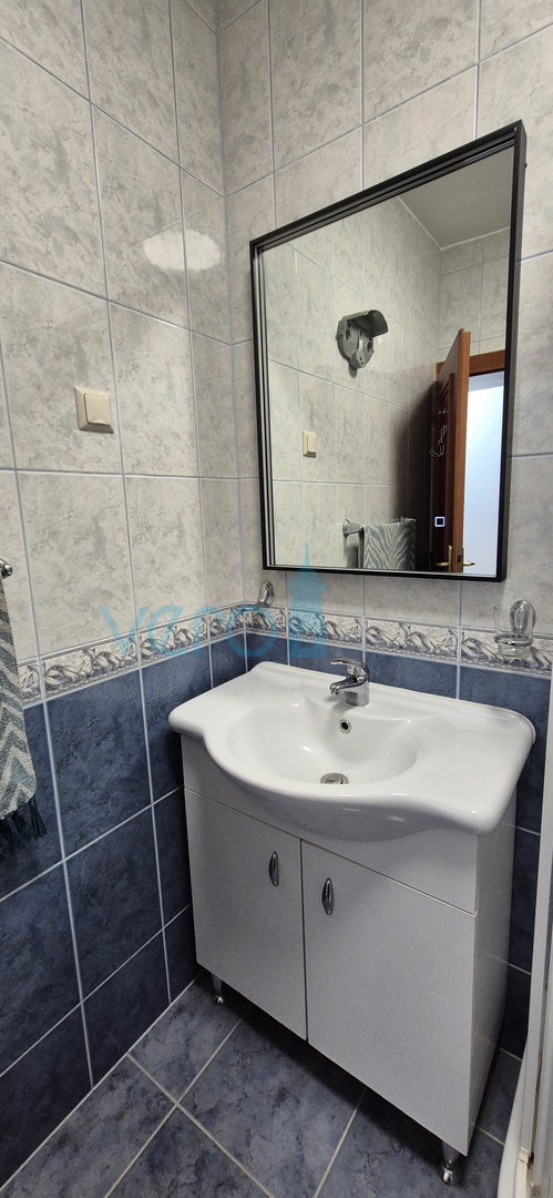 Grad Krk, isola di Krk, appartamento bilocale al 1° piano, vista mare, vendita