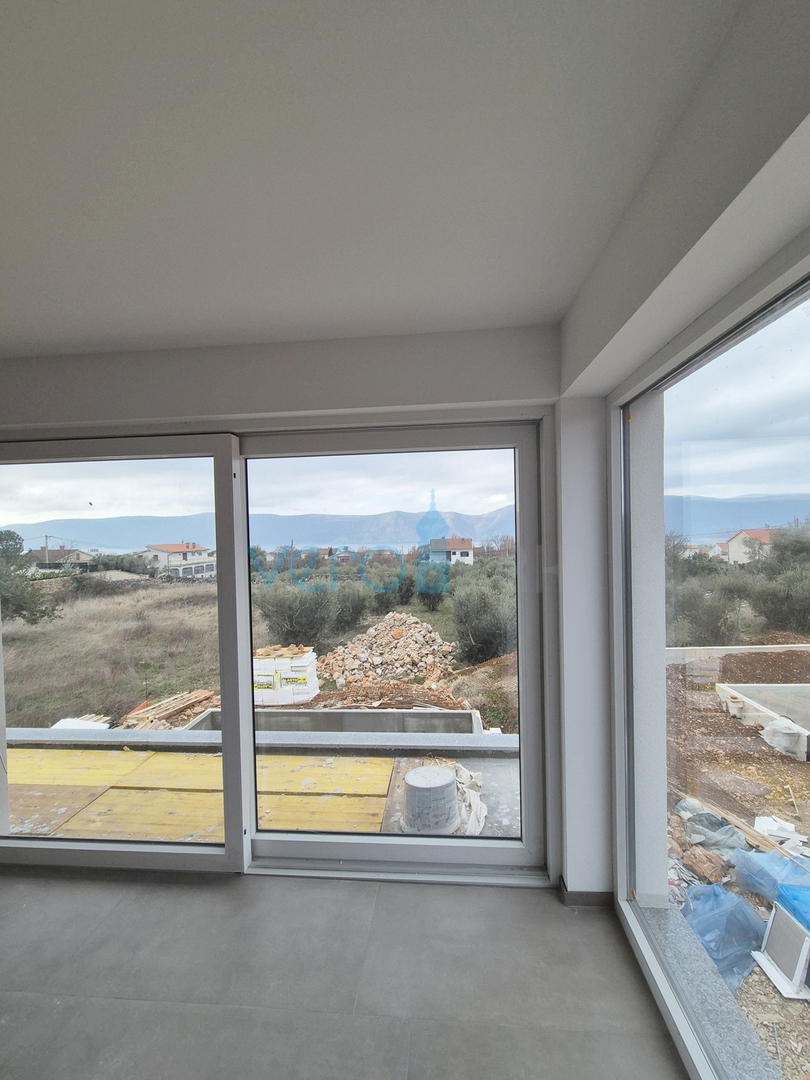 Isola di Krk, città di Krk, area circostante, villa moderna con piscina, in vendita