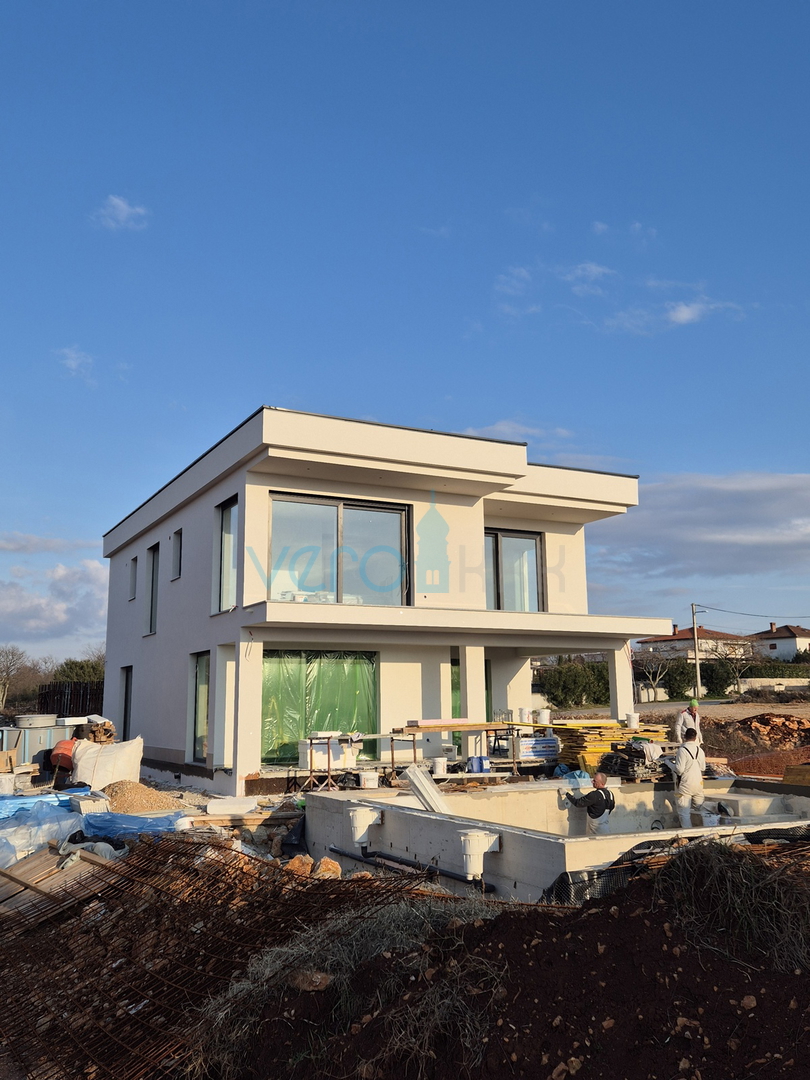 Isola di Krk, città di Krk, area circostante, villa moderna con piscina, in vendita