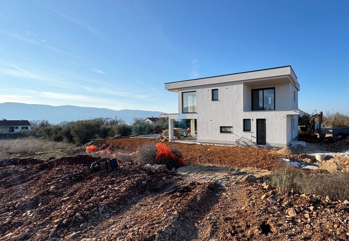 Isola di Krk, città di Krk, area circostante, villa moderna con piscina, in vendita