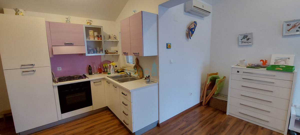 Šilo, isola di Krk, appartamento 44 m2, vista mare, piscina, vendita