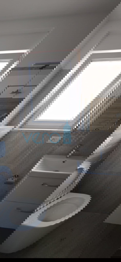 Isola di Krk, Njivice, appartamento al piano terra 40m2, terrazza, vista, vendita