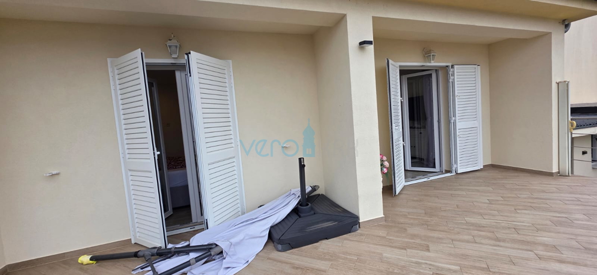 Uvala Soline, isola di Krk, casa indipendente, vista, giardino, 70 m dal mare, jacuzzi, vendita