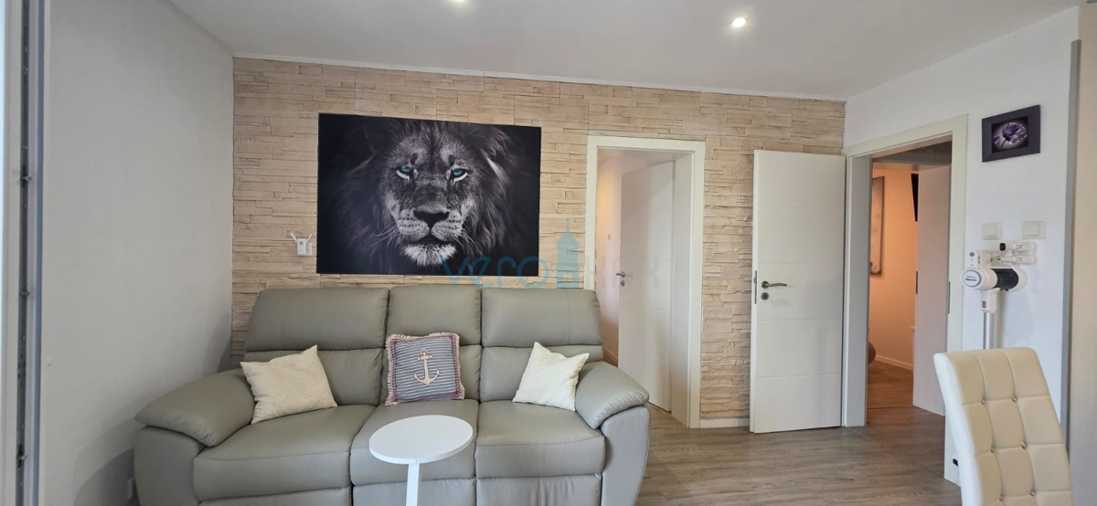 Uvala Soline, isola di Krk, casa indipendente, vista, giardino, 70 m dal mare, jacuzzi, vendita