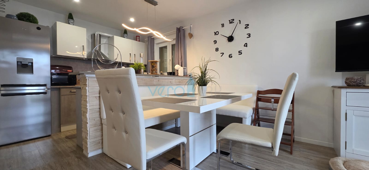 Uvala Soline, isola di Krk, casa indipendente, vista, giardino, 70 m dal mare, jacuzzi, vendita