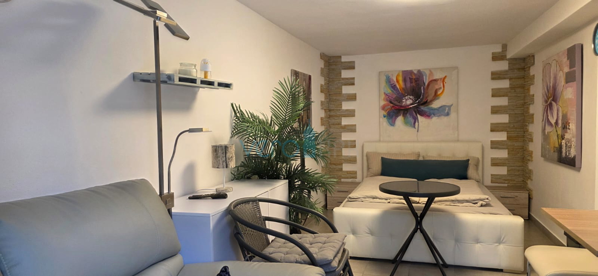 Uvala Soline, isola di Krk, casa indipendente, vista, giardino, 70 m dal mare, jacuzzi, vendita