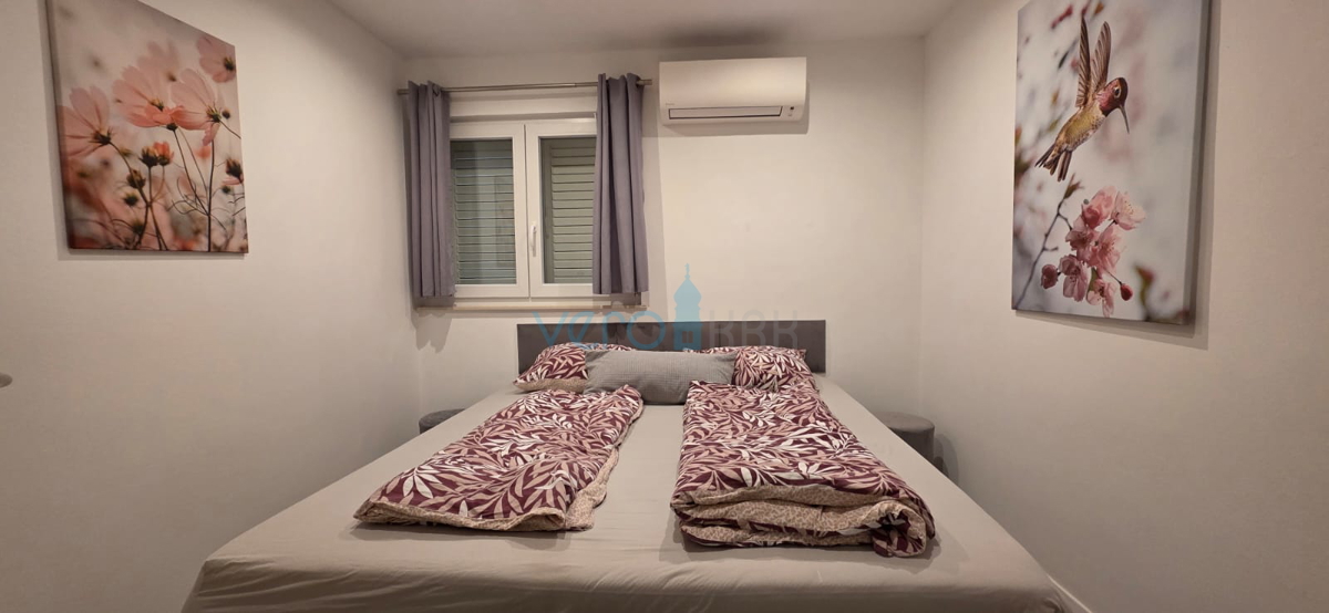 Uvala Soline, isola di Krk, casa indipendente, vista, giardino, 70 m dal mare, jacuzzi, vendita