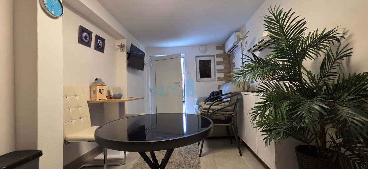 Uvala Soline, isola di Krk, casa indipendente, vista, giardino, 70 m dal mare, jacuzzi, vendita