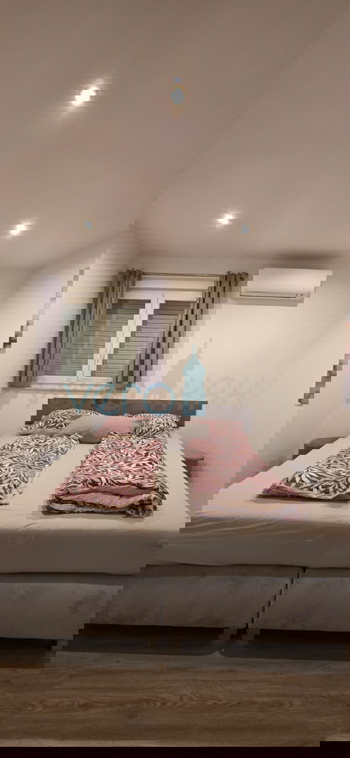 Uvala Soline, isola di Krk, casa indipendente, vista, giardino, 70 m dal mare, jacuzzi, vendita