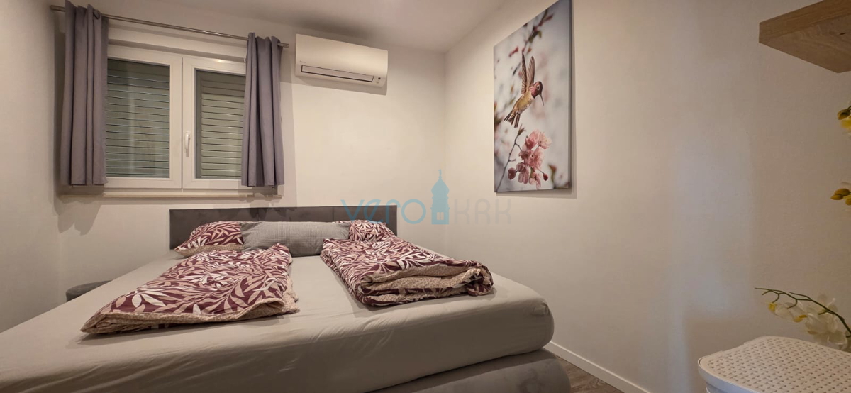 Uvala Soline, isola di Krk, casa indipendente, vista, giardino, 70 m dal mare, jacuzzi, vendita