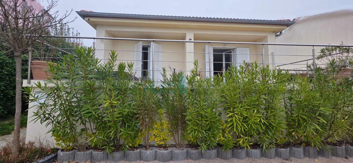 Uvala Soline, isola di Krk, casa indipendente, vista, giardino, 70 m dal mare, jacuzzi, vendita