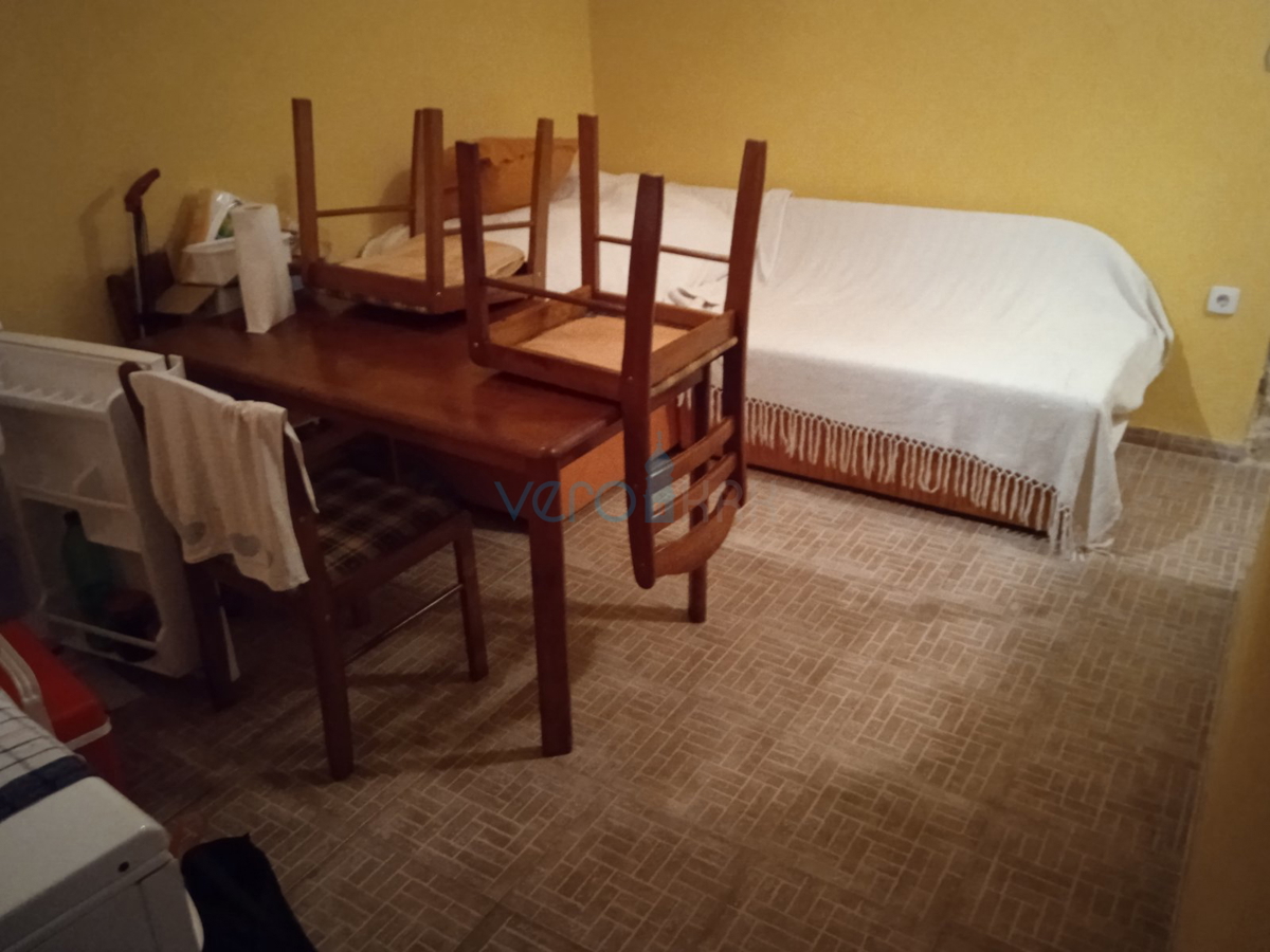 Vrbnik, isola di Krk, casa in pietra ristrutturata nel cuore del centro storico con vista sul mare