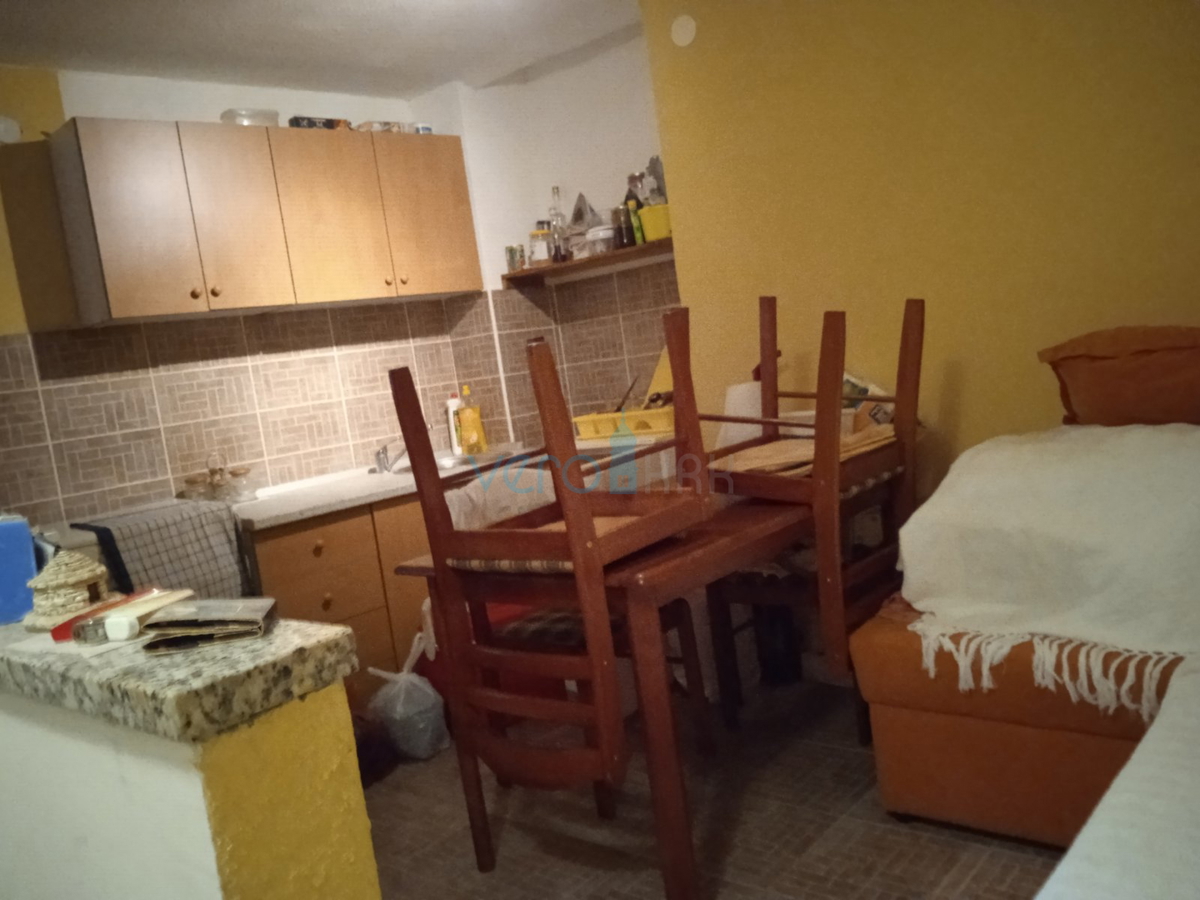 Vrbnik, isola di Krk, casa in pietra ristrutturata nel cuore del centro storico con vista sul mare