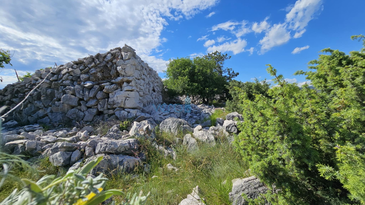 Baia Soline, dintorni, casa in pietra al piano terra, cortile, posizione tranquilla, vista, vendita
