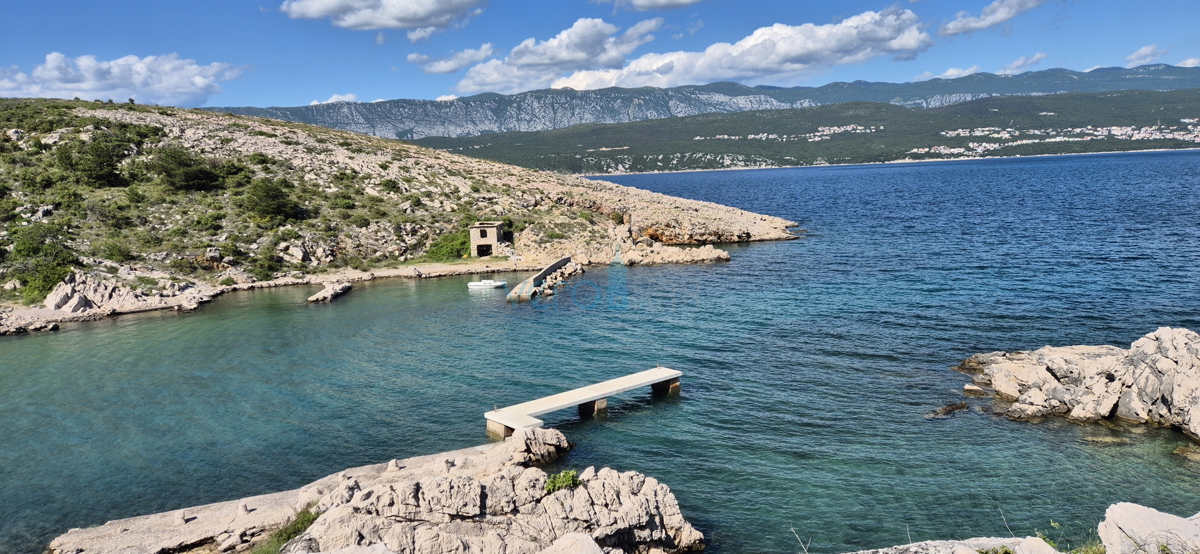 Baia Soline, dintorni, casa in pietra al piano terra, cortile, posizione tranquilla, vista, vendita