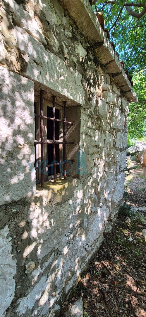 Baia Soline, dintorni, casa in pietra al piano terra, cortile, posizione tranquilla, vista, vendita