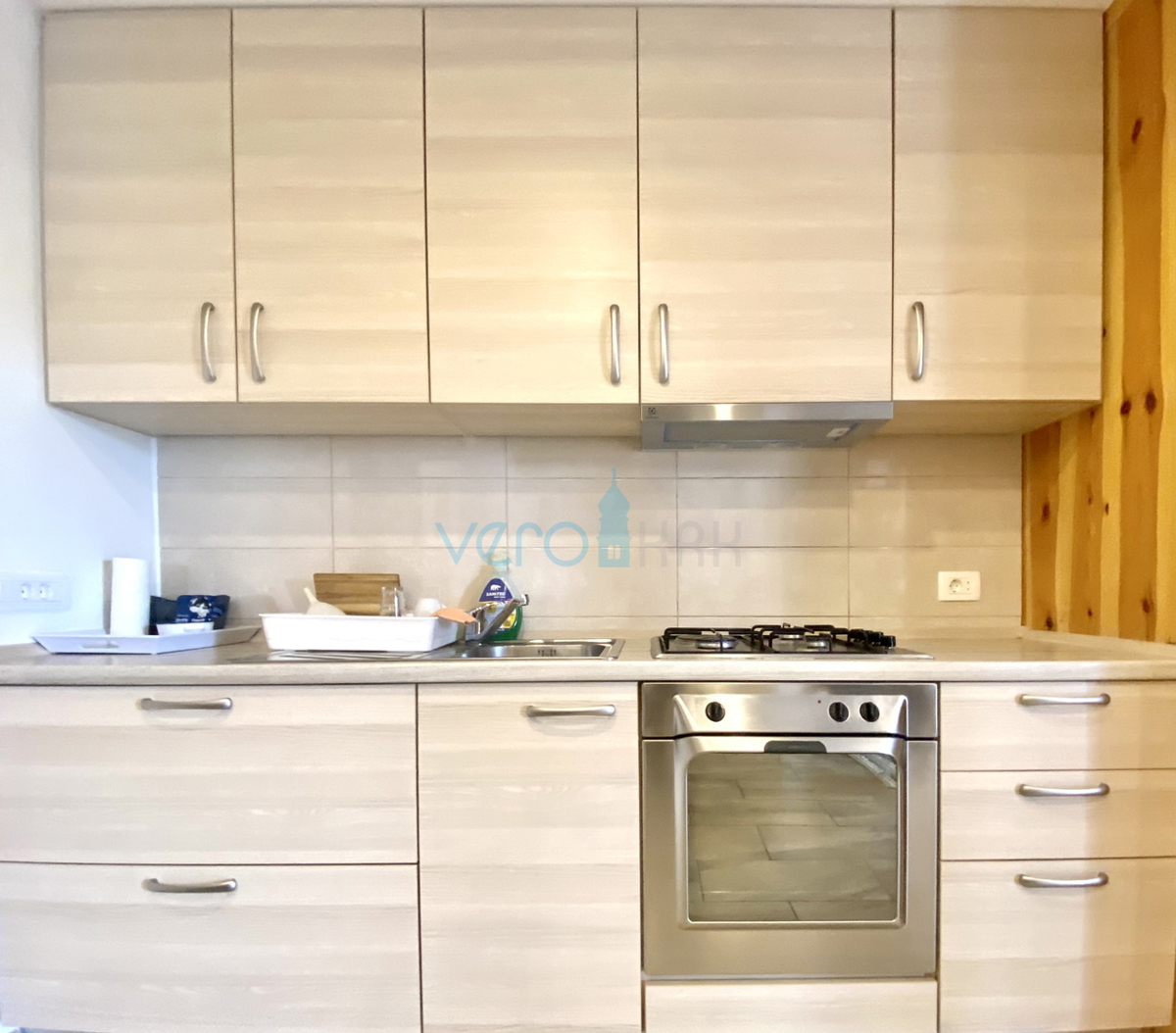 Dobrinj, dintorni, Casa indipendente con due appartamenti e giardino, in vendita