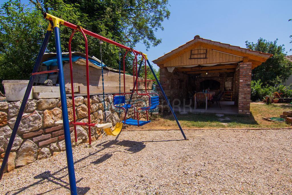 Isola di Krk, dintorni, casa con due appartamenti, piscina e vista mare, in vendita