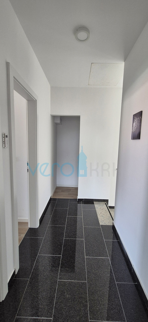 Isola di Krk, Malinska, moderna casa bifamiliare con piscina, giardino, vista, vendita