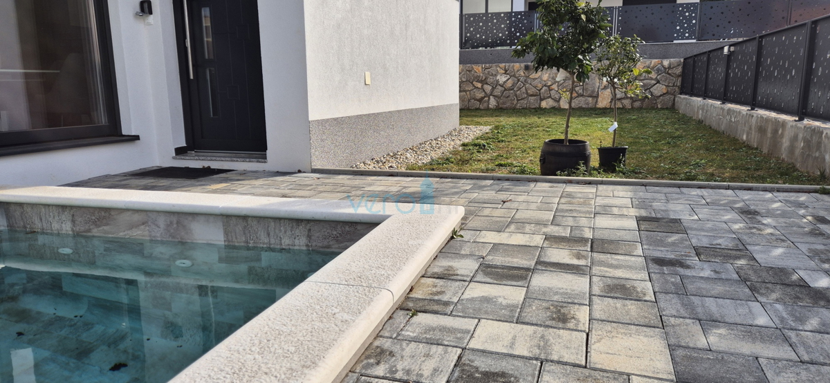 Isola di Krk, Malinska, moderna casa bifamiliare con piscina, giardino, vista, vendita