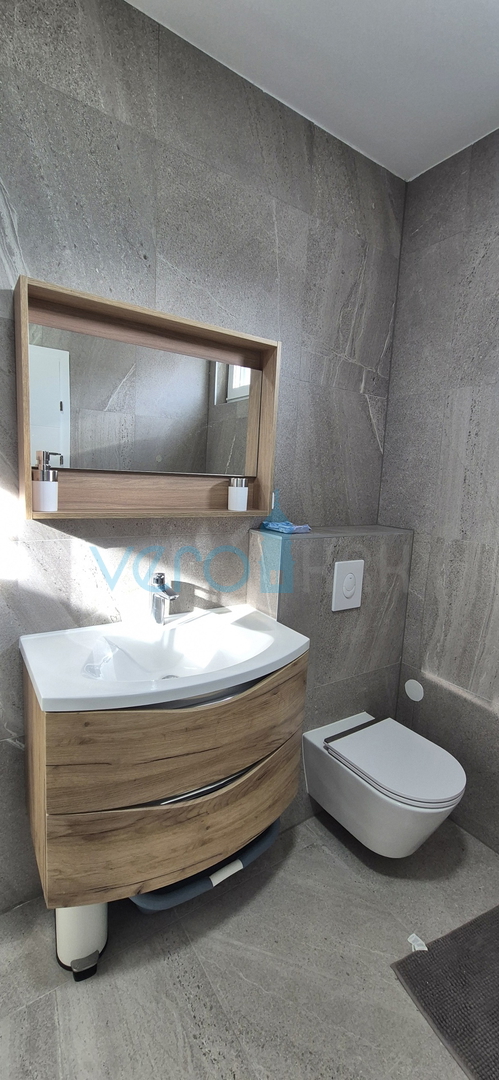 Isola di Krk, Malinska, moderna casa bifamiliare con piscina, giardino, vista, vendita