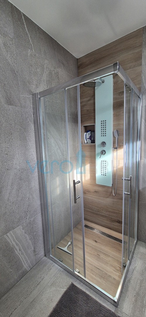 Isola di Krk, Malinska, moderna casa bifamiliare con piscina, giardino, vista, vendita